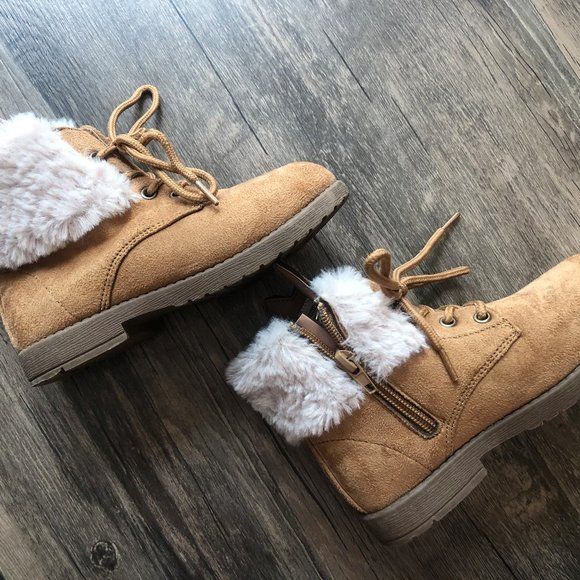 Size 9T fall boots - Picture 4 of 6